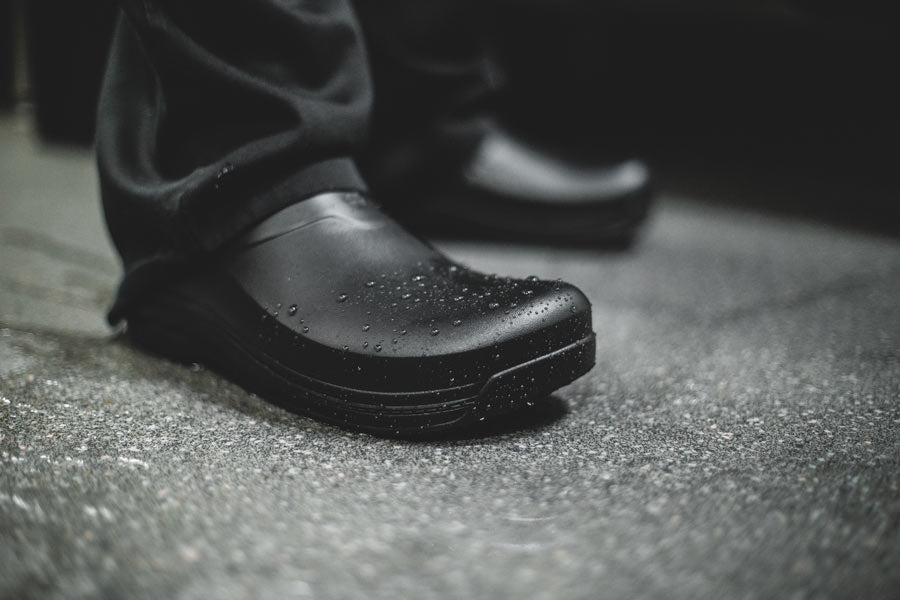 Unisex Kitchen Chef Shoes - Non-Slip, Steel Toe, Waterproof EVA Clogs For Men & Women, Black