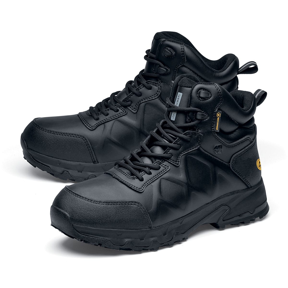 The Callan Mid O2 SRC CI HI ESD safety boot has TripGuard technology, waterproof materials and a durable slip-resistant outsole, pair seen in profile on the left emphasising the tip of the left shoe.