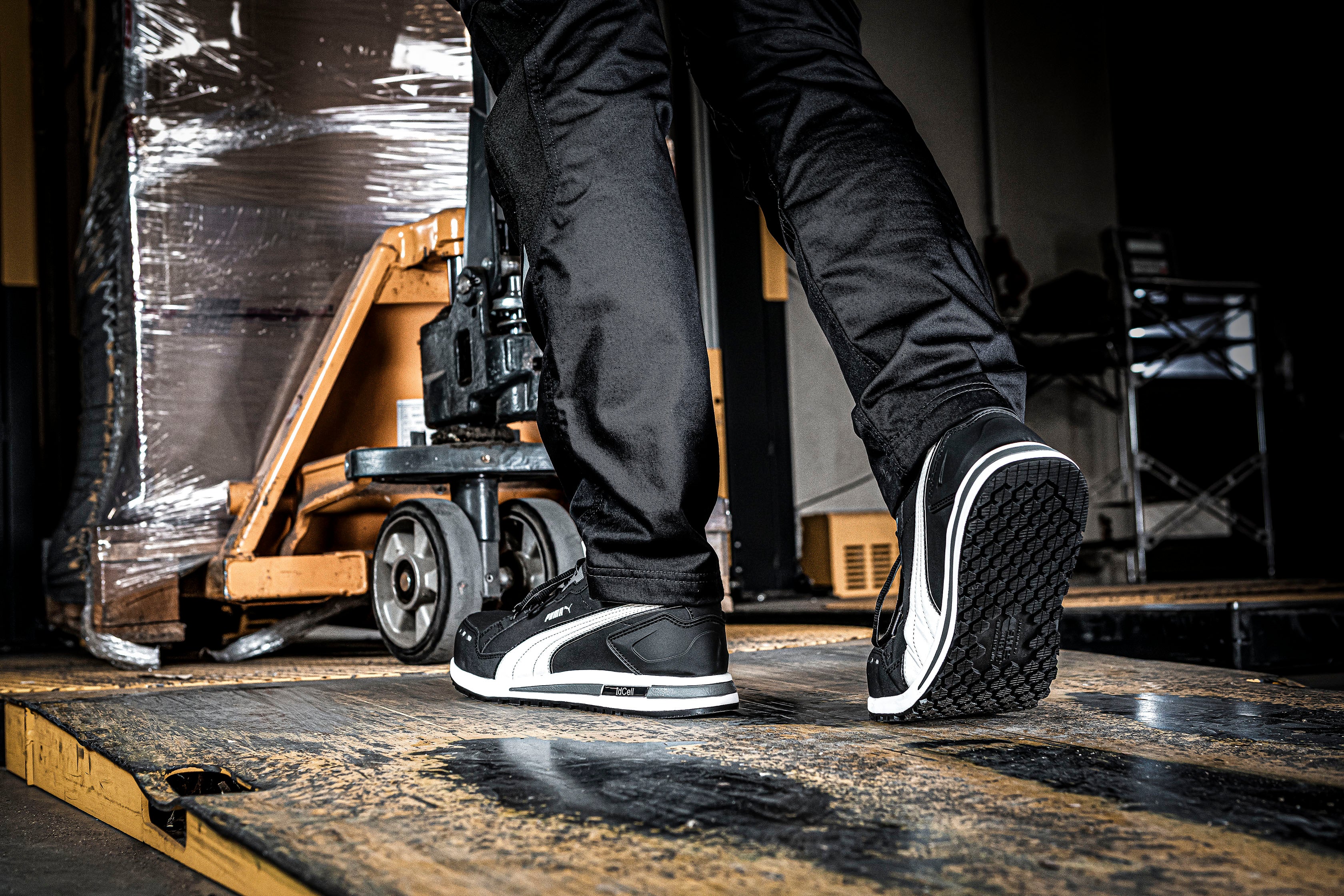 Puncture resistant work shoes store