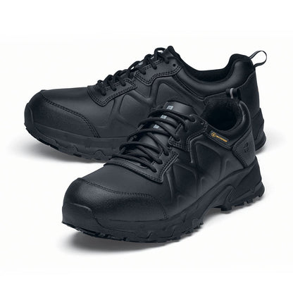 The Callan low-cut shoe is slip-resistant and has a breathable, waterproof upper as well as insulation for cold and heat, pair seen in profile highlighting the tip of the left shoe.