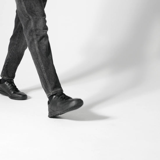 The Freestyle II from Shoes For Crews is a slip-resistant shoe featuring a removable cushioned insole, product video.