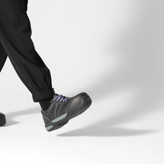 Safety shoes, the Bonnie has an anti-clog, slip-resistant outsole and composite toe cap (200 joule), product video.